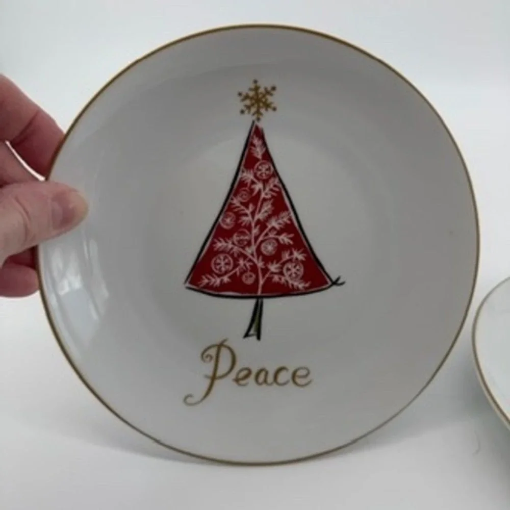 Set of 4 222 Fifth Natala Christmas Holiday Dessert‎ Plates